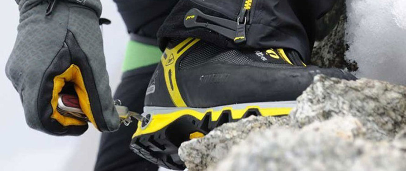 GAITER mountaineering boot